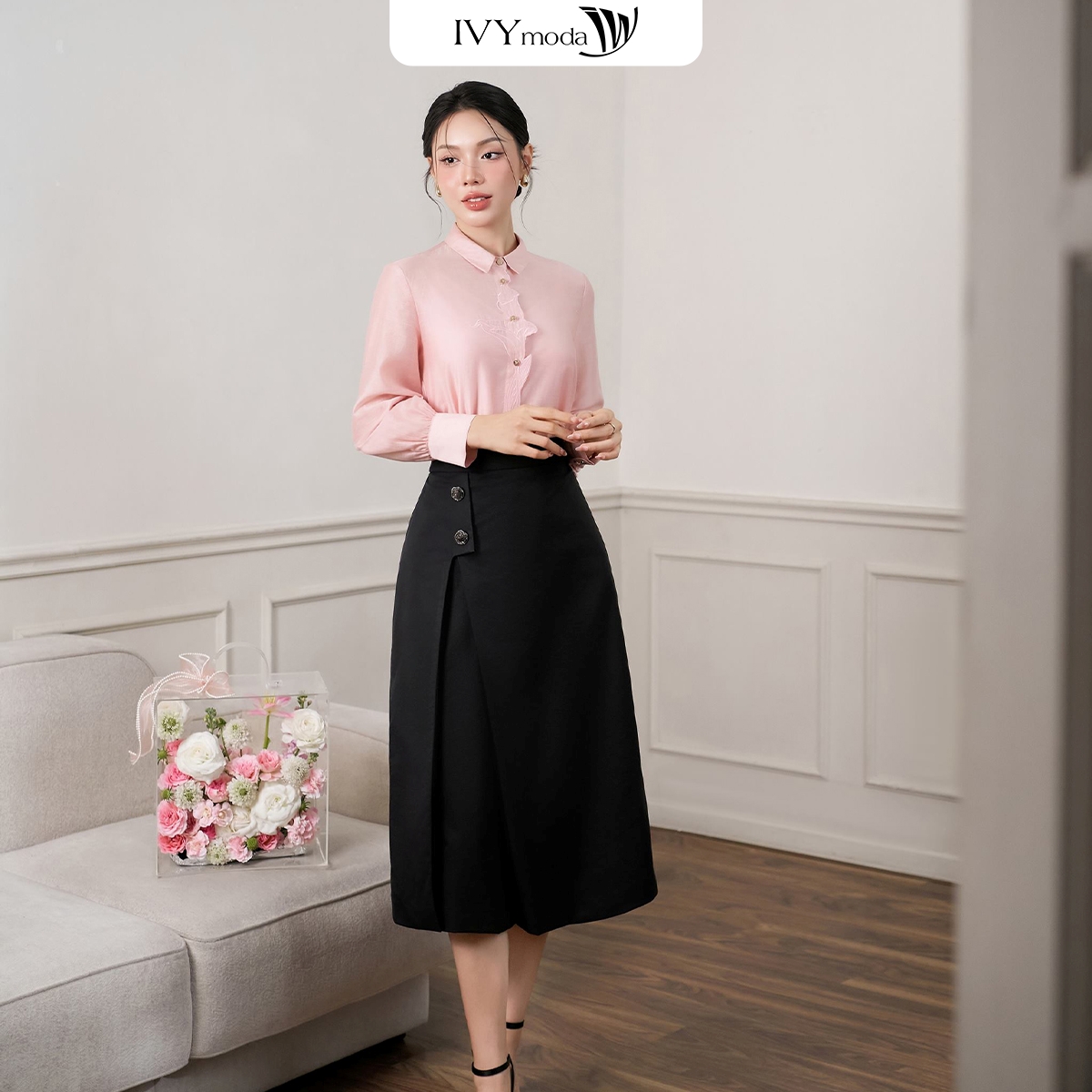 Áo sơ mi lụa đính hoa IVY moda MS 17M8554