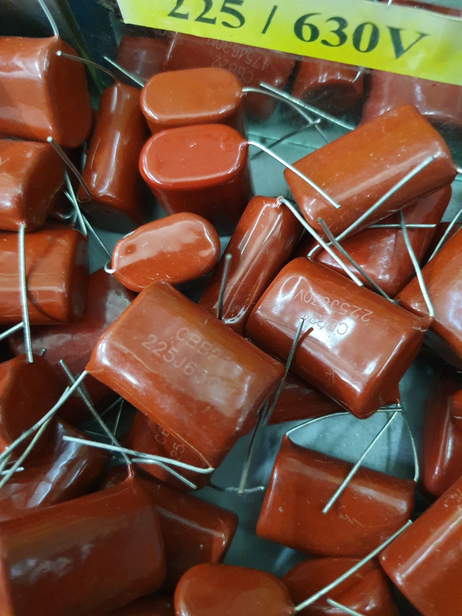 10 con tụ đỏ 225-630 vôn