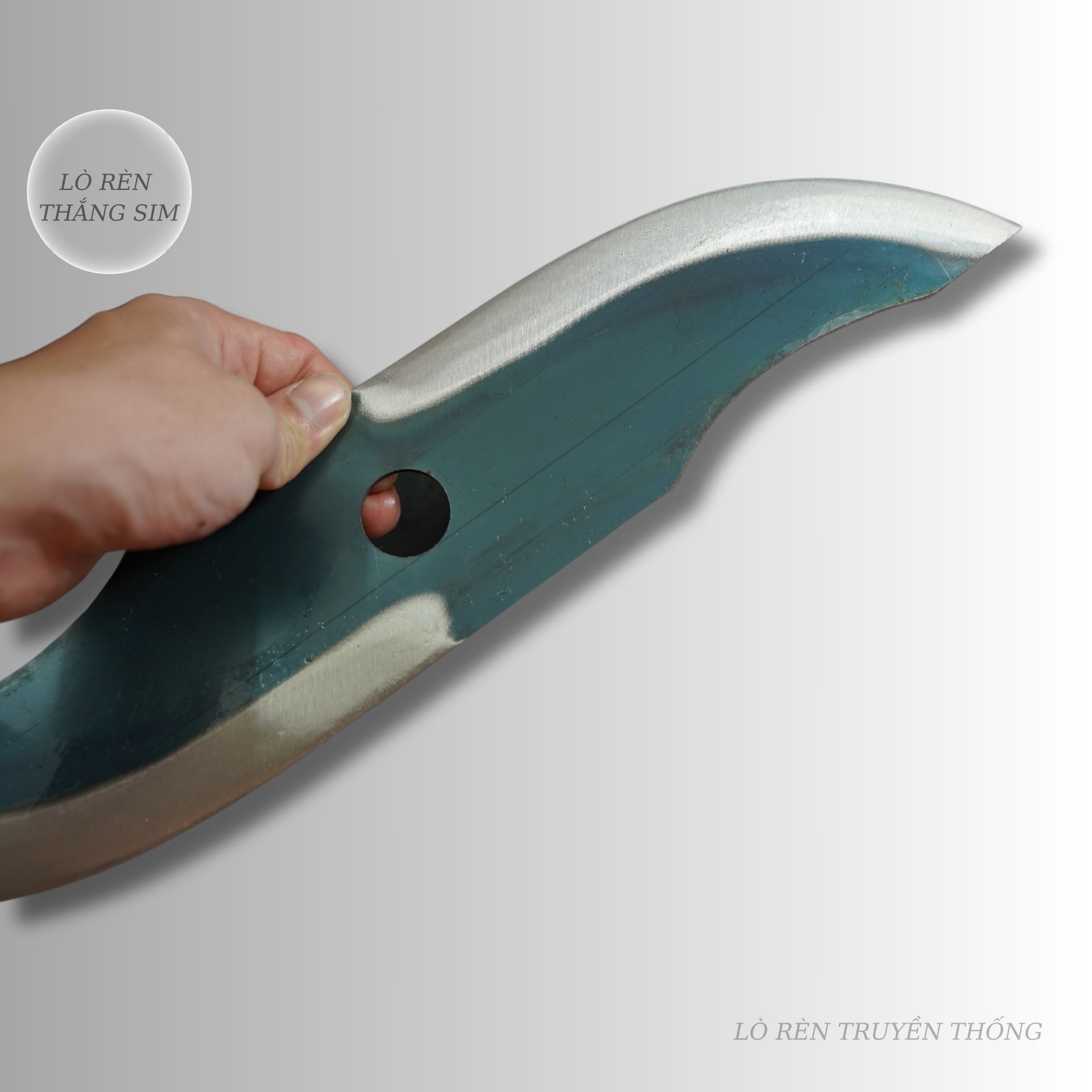 Lưỡi phát đồi phù hợp với tất cả các dòng máy dài 42cm