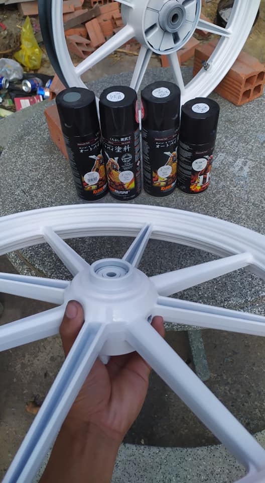 Sơn xịt xe máy Samurai 102 màu trắng