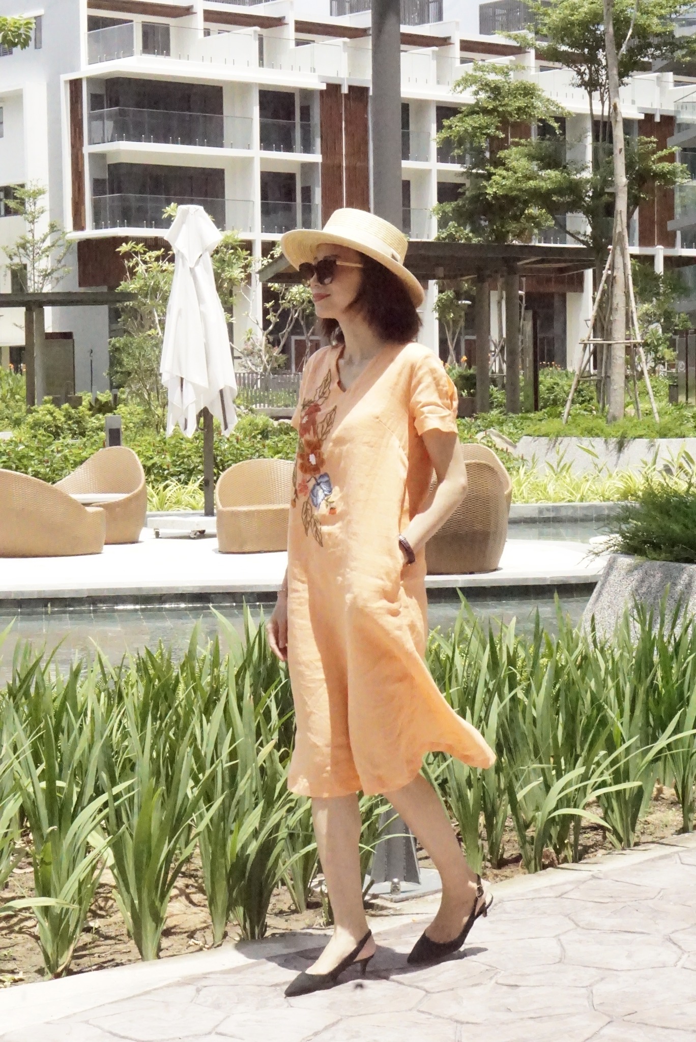 Đầm linen thêu tay VERITY- MaxMessi