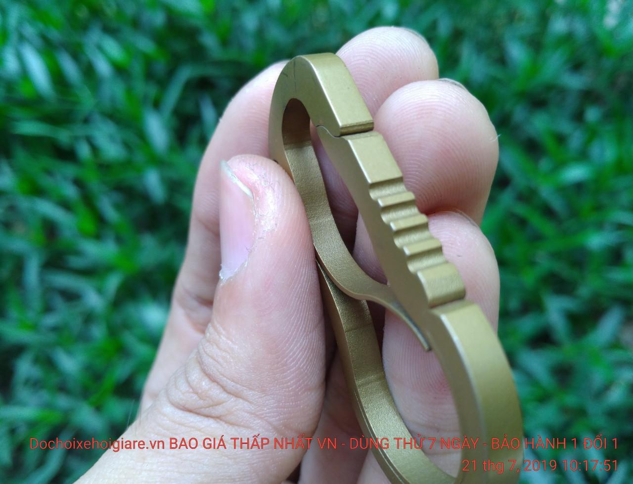 Móc khóa Titanium đa năng độc lạ