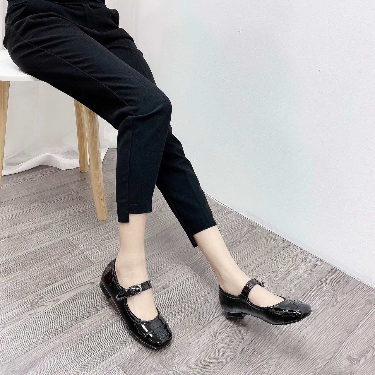 Giày búp bê quai ngang da thật chất mềm luôn.