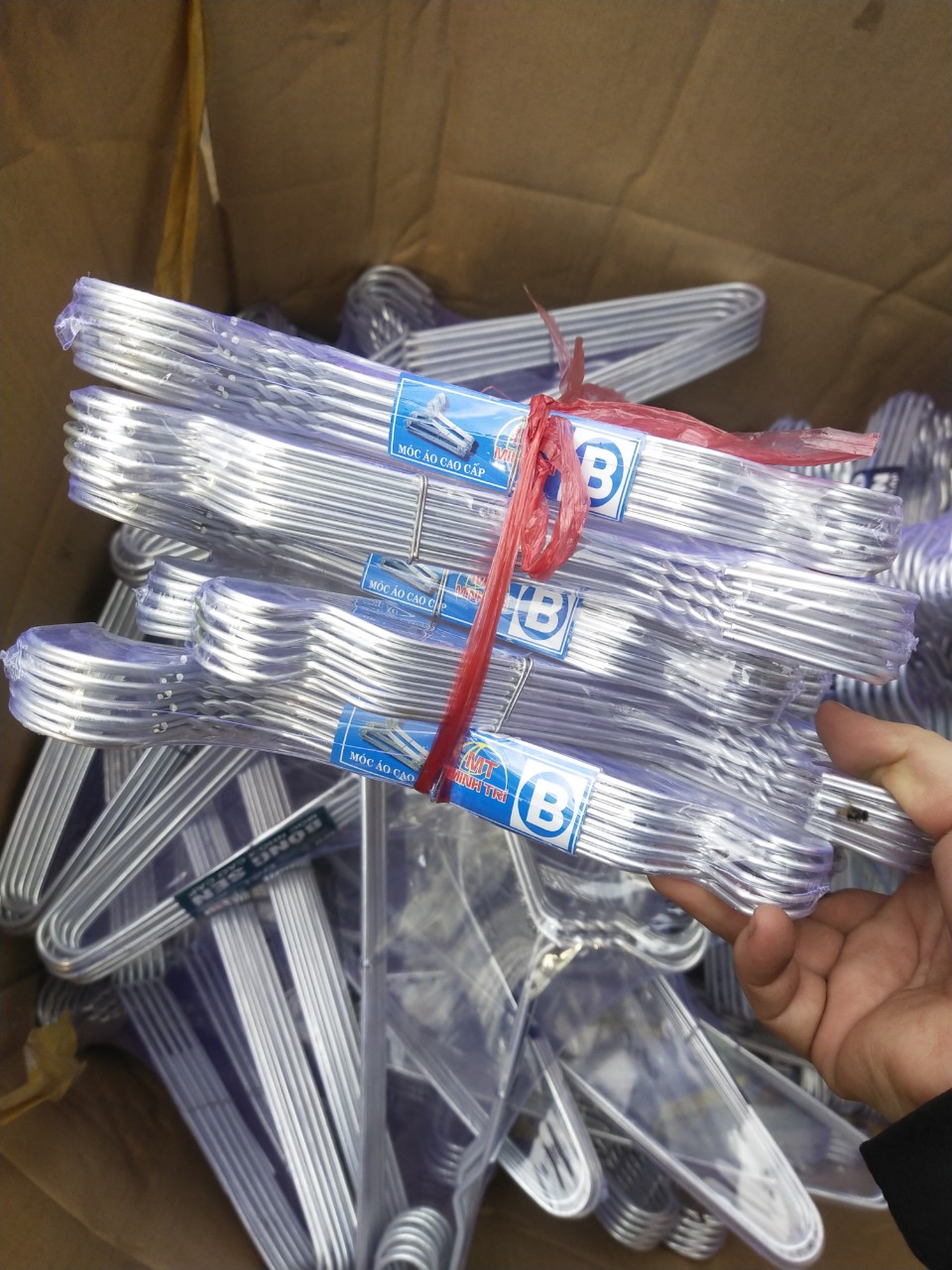 Sỉ tận xưởng 100 móc - 50 móc - 30 móc - 20 móc nhôm sơ sinh và móc nhỡ trẻ em