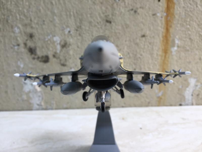 [HCM]Mô hình Máy bay F16 EF 1:72