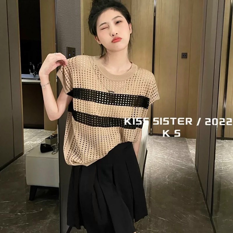 Áo len lưới kẻ ngang cánh tiên