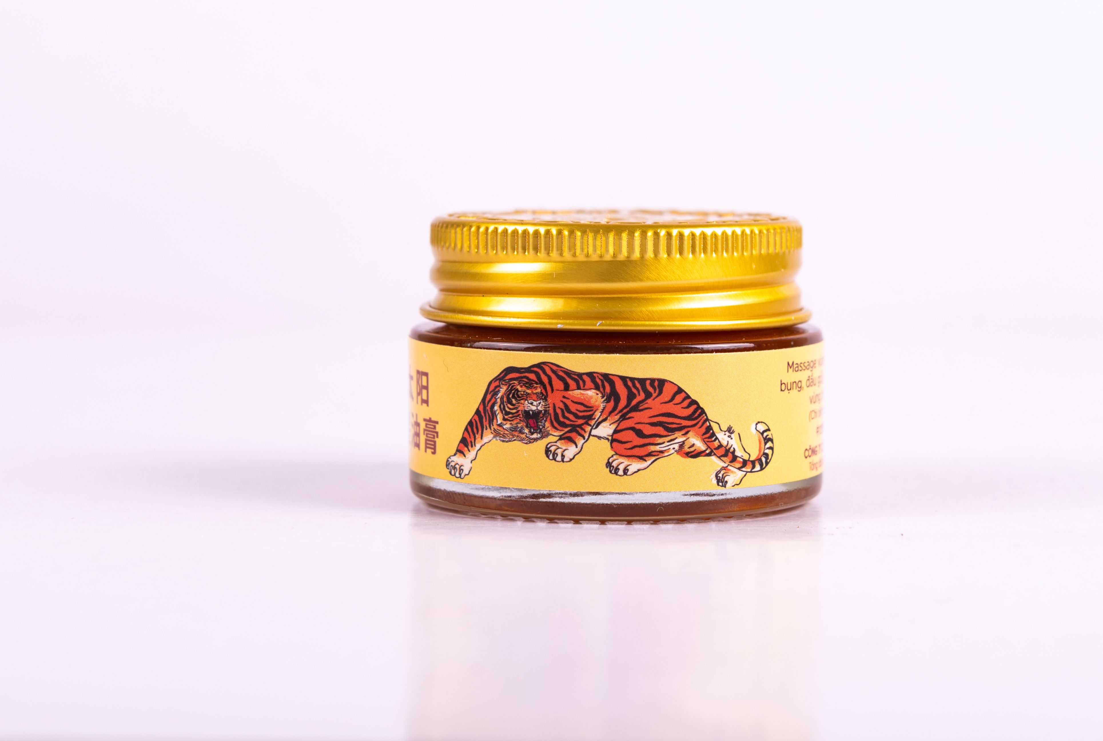 Cao Hổ Sao Thái Dương (SAOTHAIDUONG BALM 18) (Hộp 01 lọ x 20g, đỏ, số 1, Việt Nam) - Sao Thái Dương