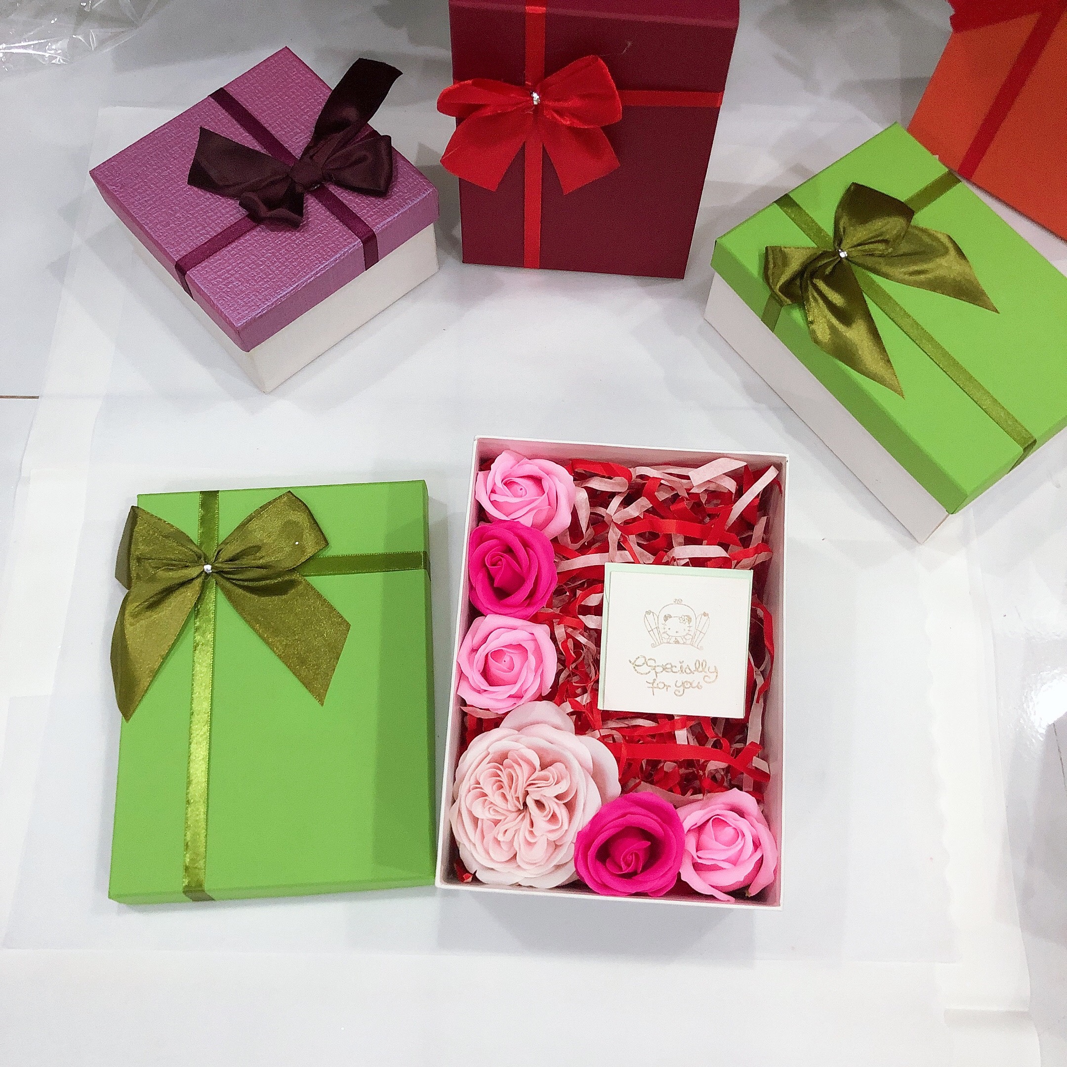 Lalashop 8/3 gift box with gift package accessories for mom, colleagues, love one, greeting card