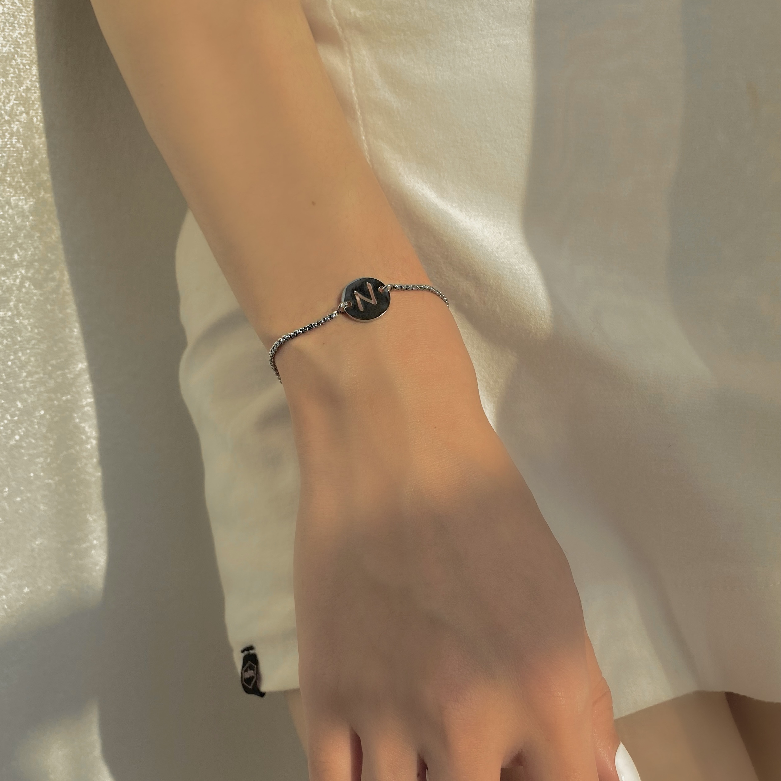 [HCM]Vòng tay basic mặt chữ B31 Choker Club