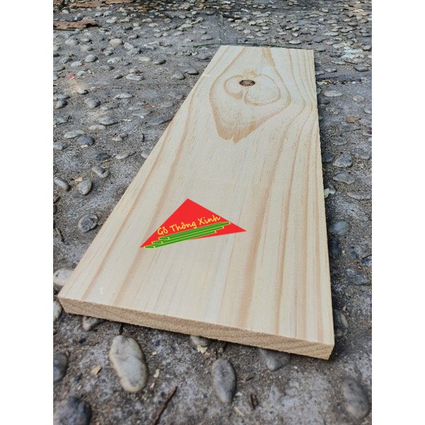Gỗ thông tấm dài 50cm, rộng 13.5cm, dày 1cm đã bào láng đẹp 4 mặt có thể dùng làm kệ, ốp tường, trang trí, DIY, làm hộp gỗ