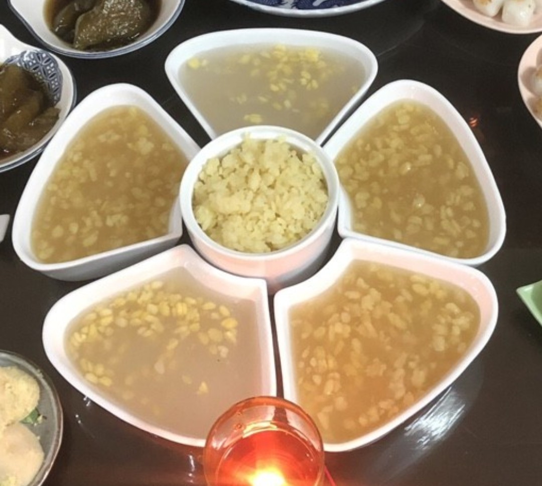 Bộ đĩa bày thức ăn hình hoa