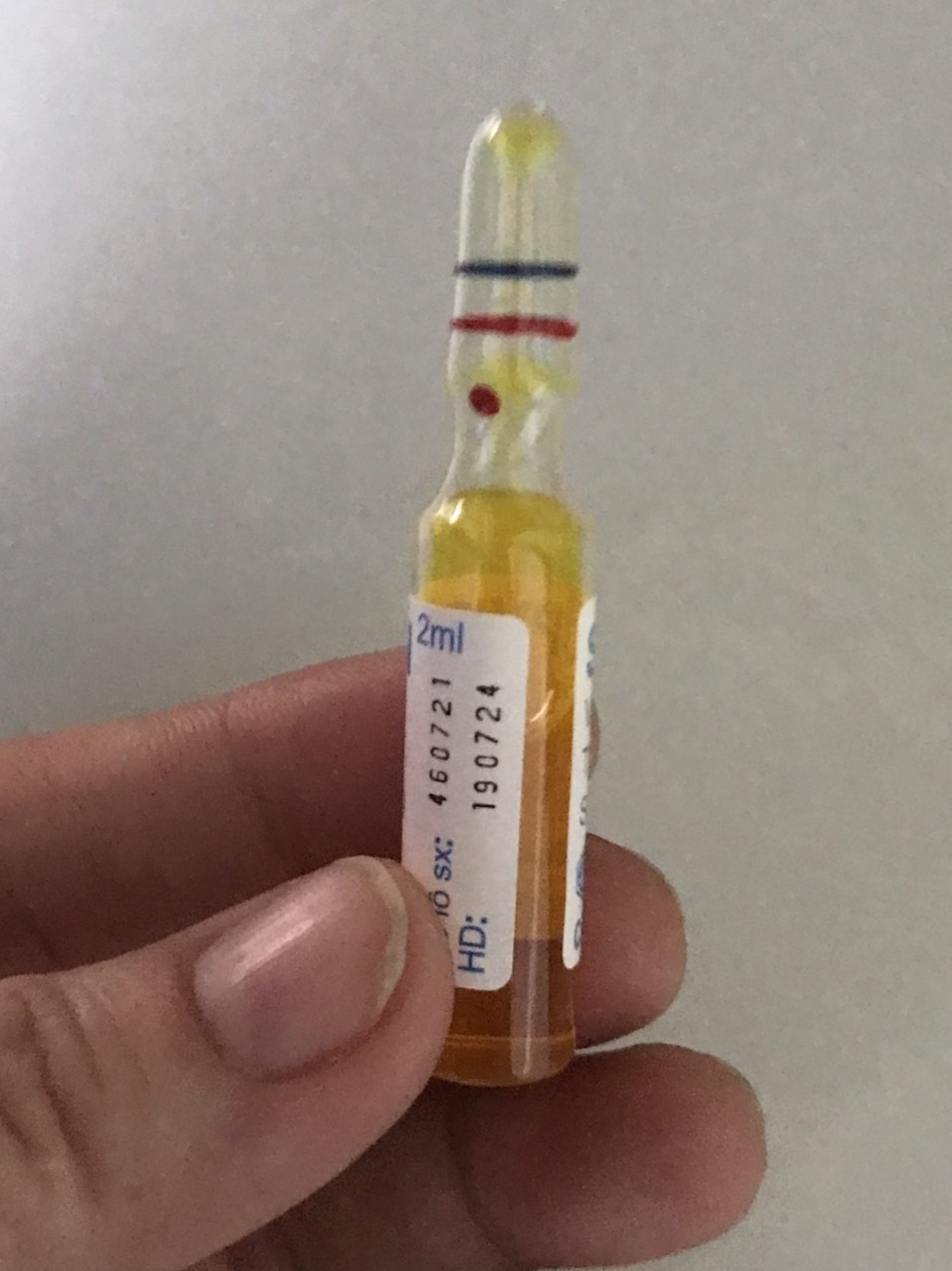 2 ỐNG NƯỚC ĐỎ VÀNG PHA KEM TRẮNG NHANH