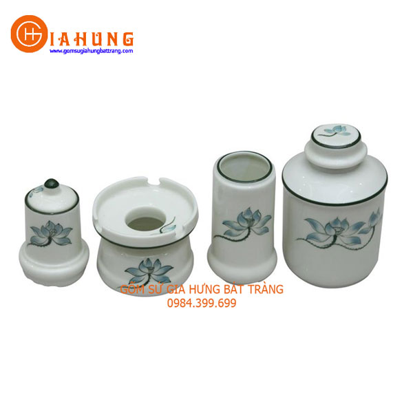 Bộ ấm chén men kem vẽ sen xanh