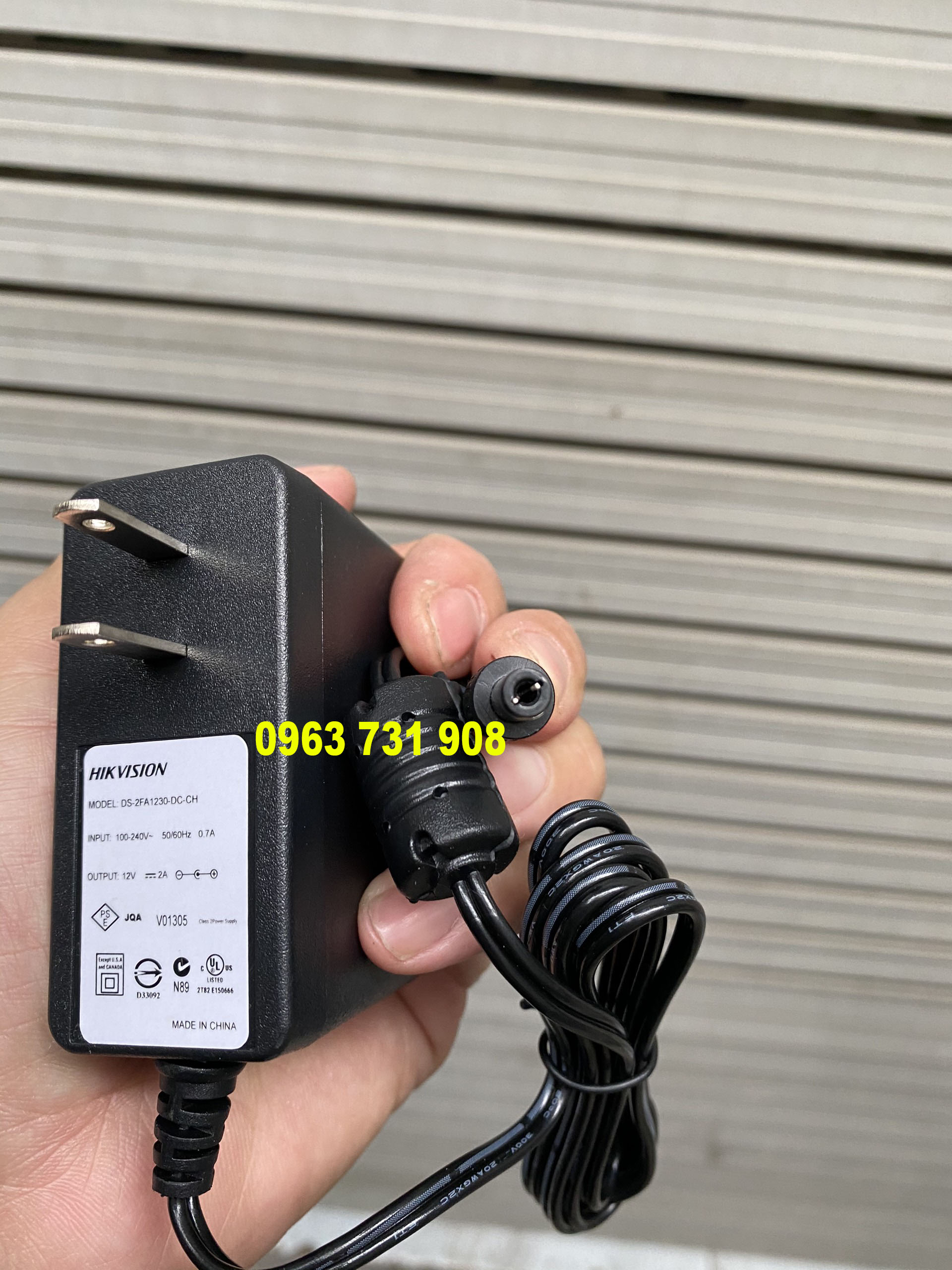 Nguồn sạc camera Hikvison 12V 2A