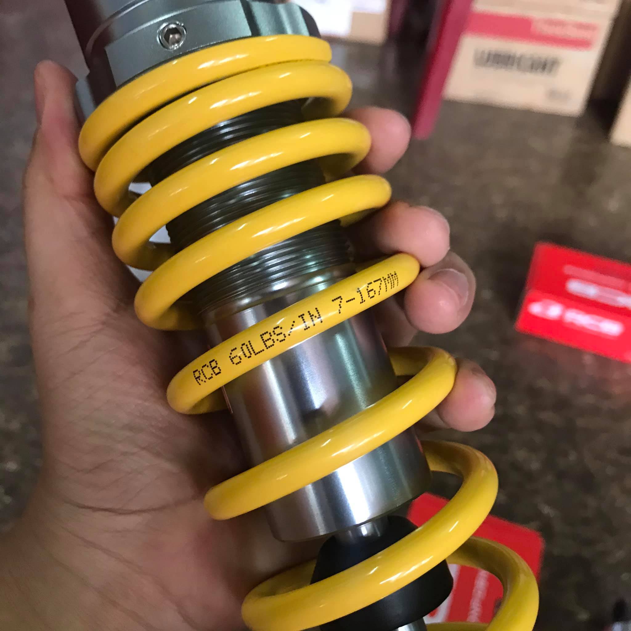 Phuộc sau RCB mẫu C gắn Sirius, Jupiter vàng