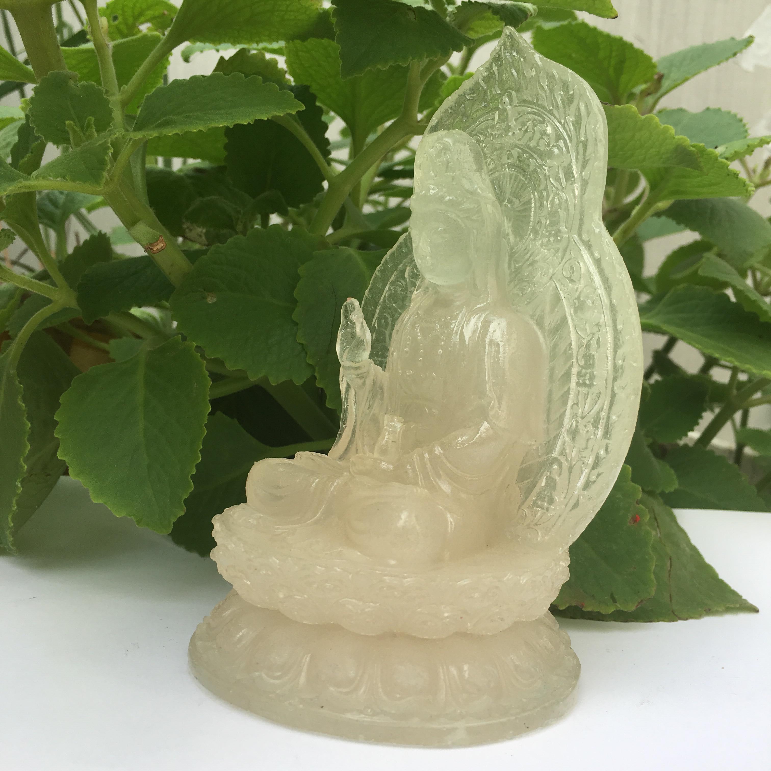 Tượng Quan Âm có dạ quang trong tối