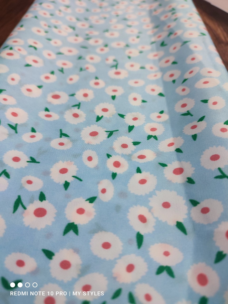 2m Vải lụa lạnh hoạ tiết hoa lá nhỏ (1) - lụa Mango chính phẩm