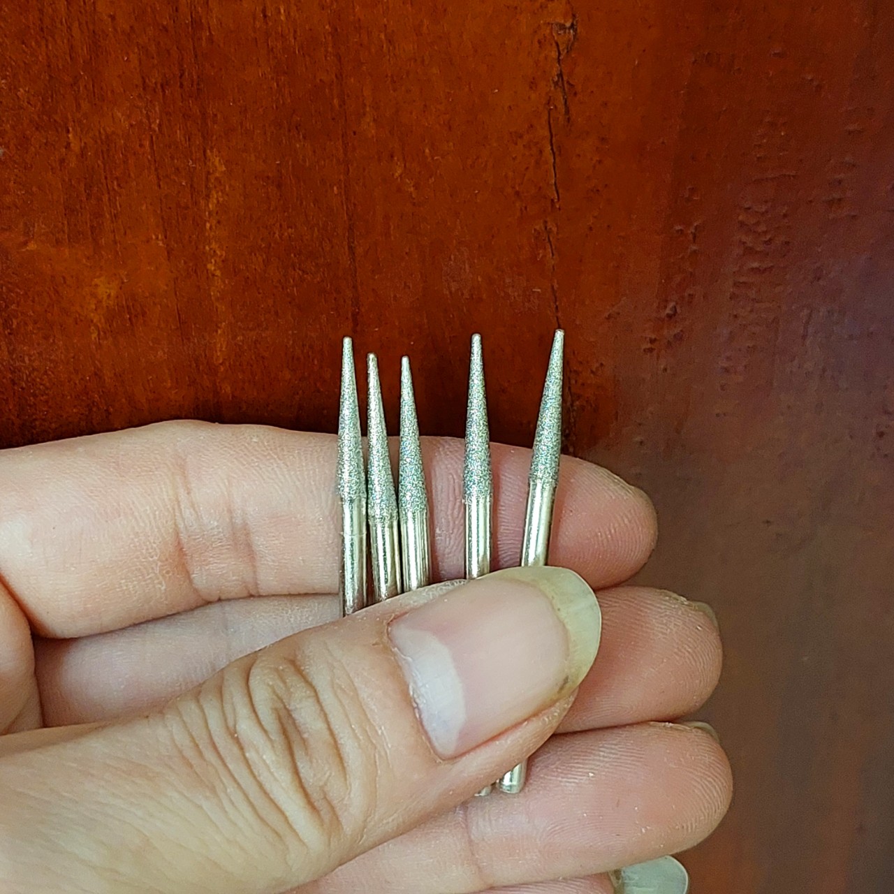 Mũi mài kim cương nhọn đầu cán trục 3mm