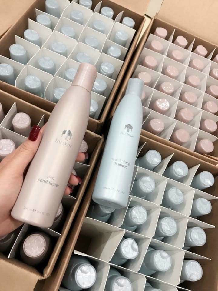 CẶP GỘI XẢ NUSKIN MOISTURIZING  250ML x 2