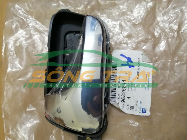 TAY MỞ CỬA TRONG DAEWOO MAGNUS BÊN TRÁI