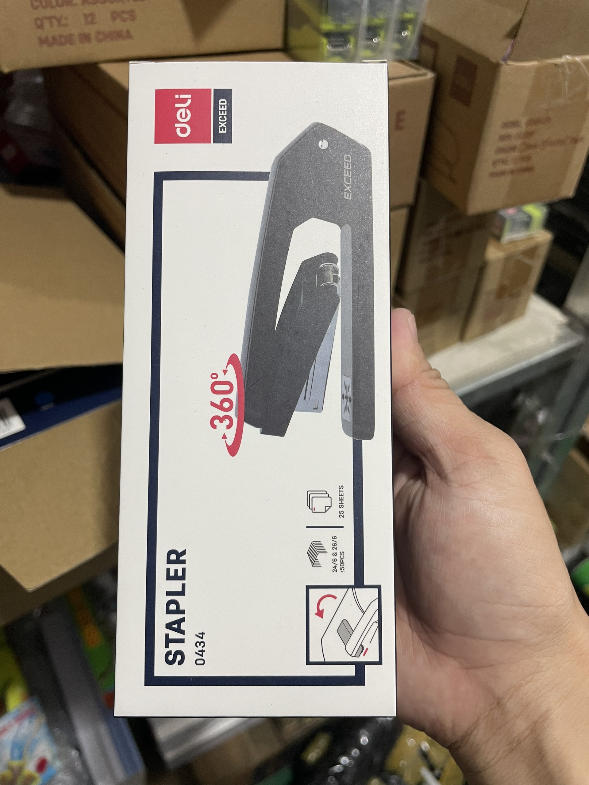 Dập ghim xoay 3 chiều 25 Tờ Deli E0434