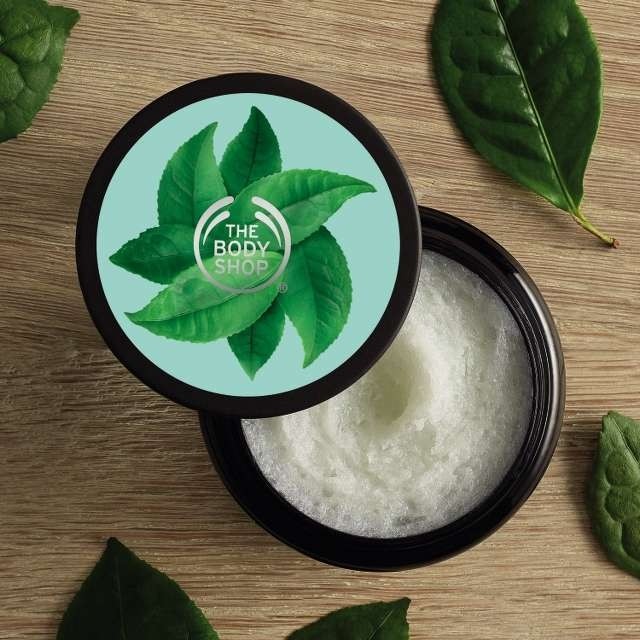 Tẩy Tế Bào Chết Cho Da Đầu The Body Shop Fuji Green Tea Cleansing Hair Scrub  352g 