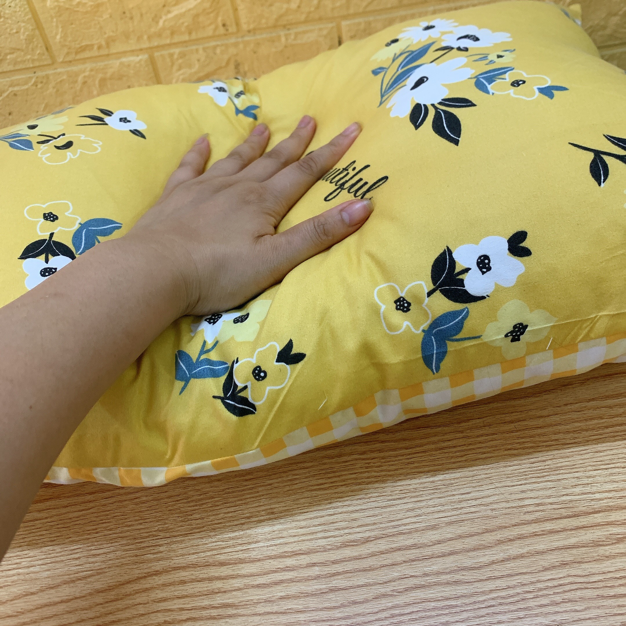 Gôi nằm( ruột gối + vỏ gối) ảnh tự chụp