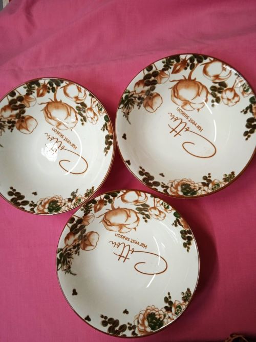 Ceramic Flared Bowl with 4D Cotton Flower Pattern - Diameter 18cm (Size 7)