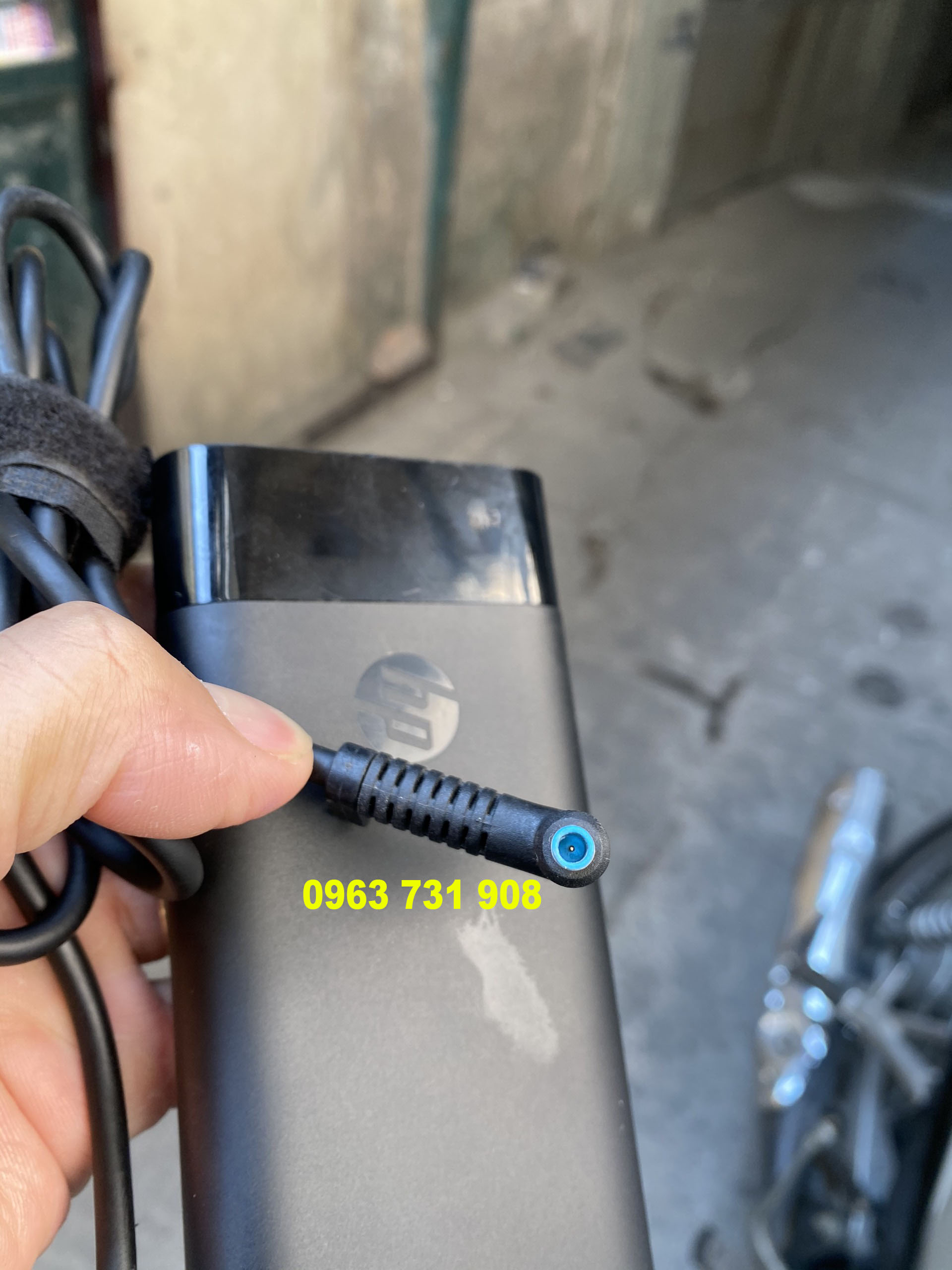 Sạc laptop HP 150w zin theo máy
