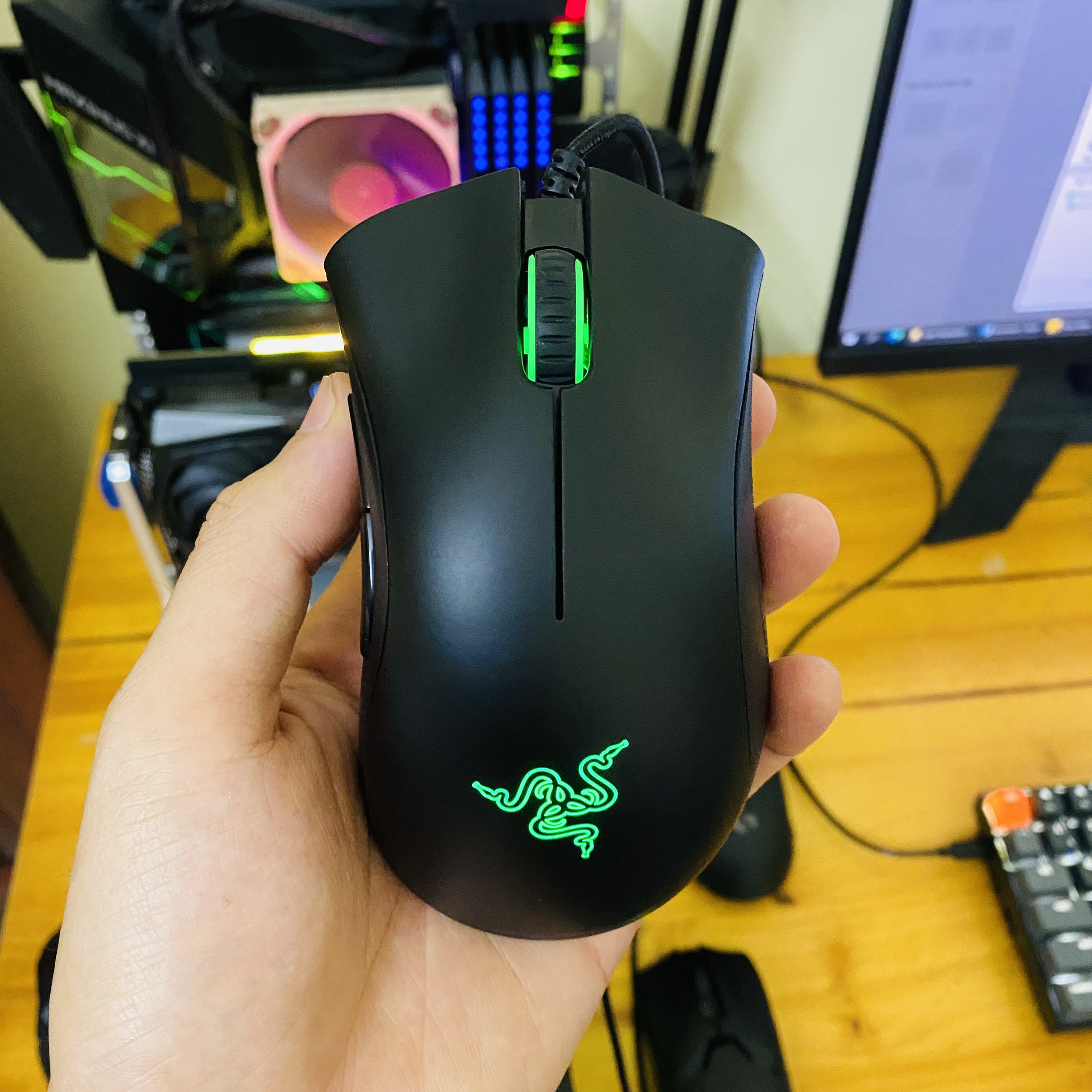 Chuột chơi game Razer Deathadder Esstinal 6400DPI - Bảo hành 12 tháng - không box giá siêu rẻ