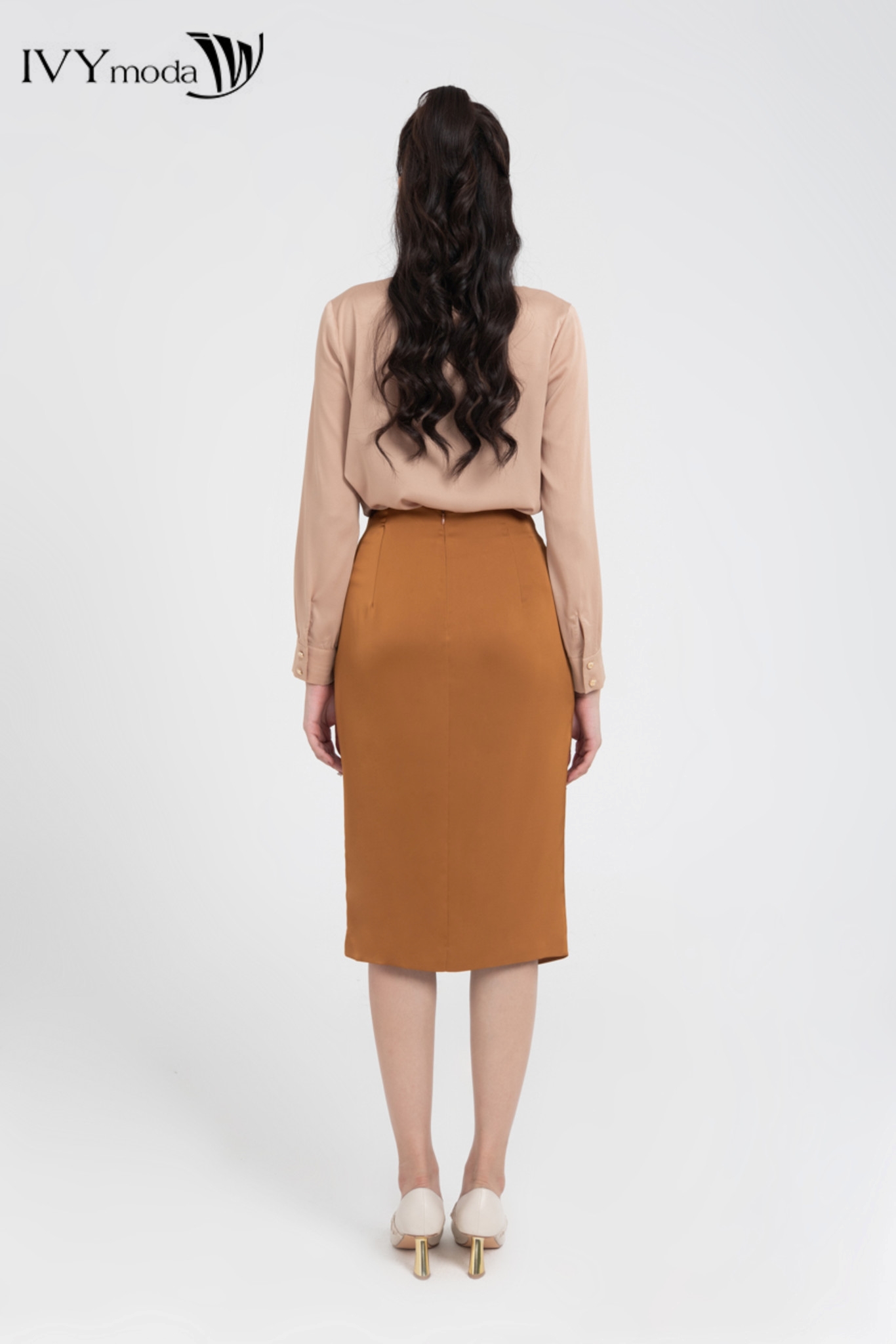 Chân váy tà lệch xếp ly IVY moda 31M7745
