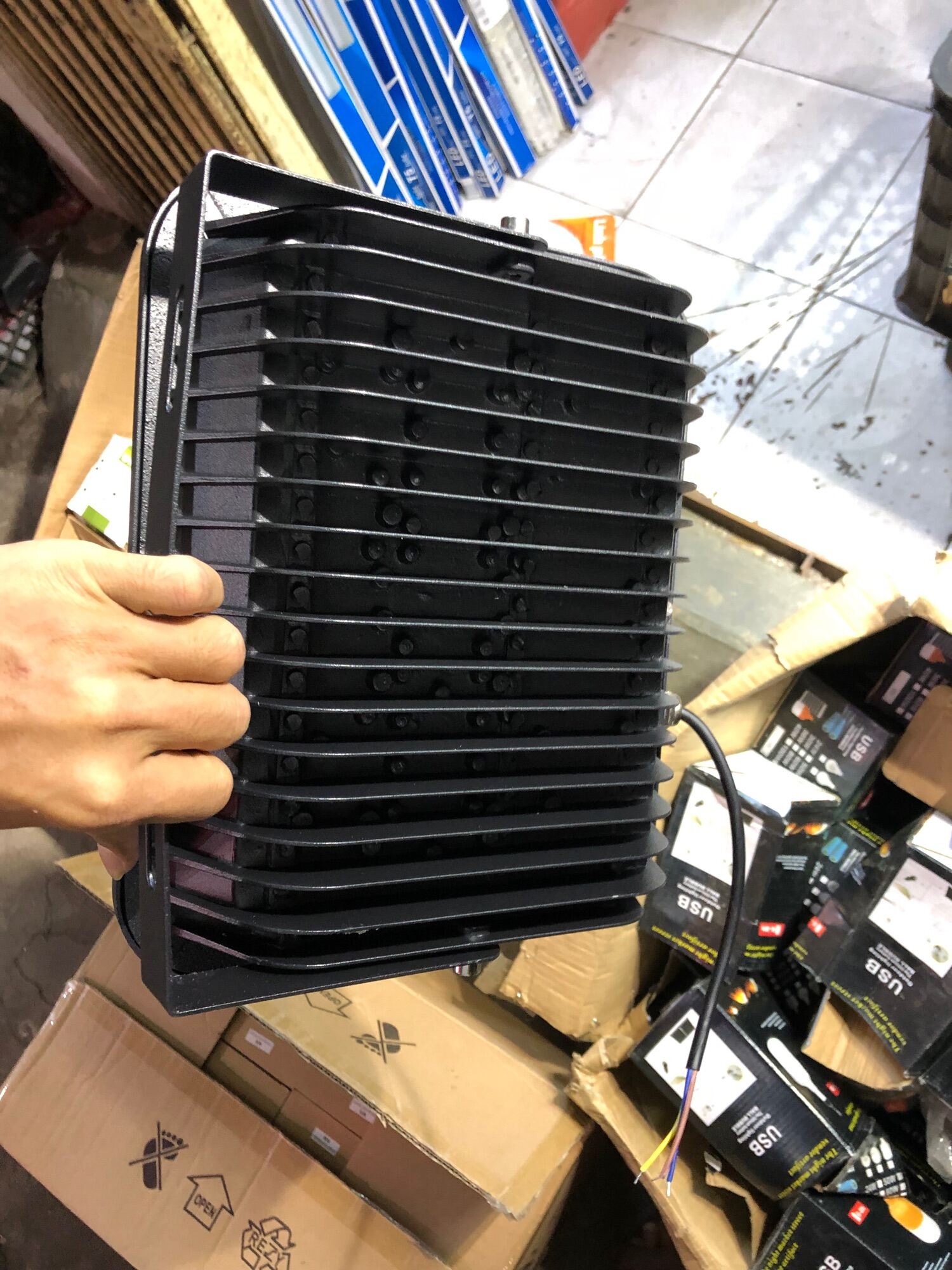 Đèn pha led rọi 100w pha chiếu sâu đèn oha đánh cá