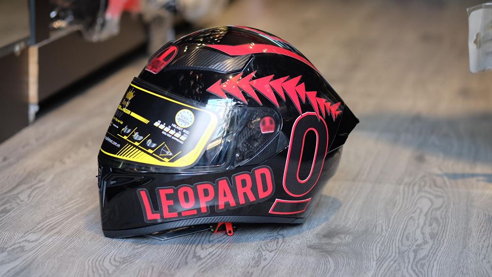 Tem dán nón bảo hiểm Leopard đỏ