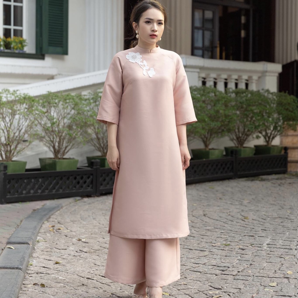 Áo cách tân hiện đại thuê hoa trắng