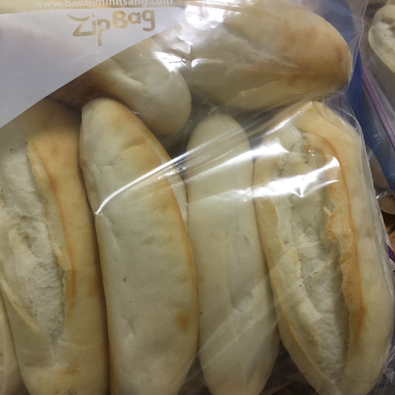 Bánh mì Tươi Cấp  Đông