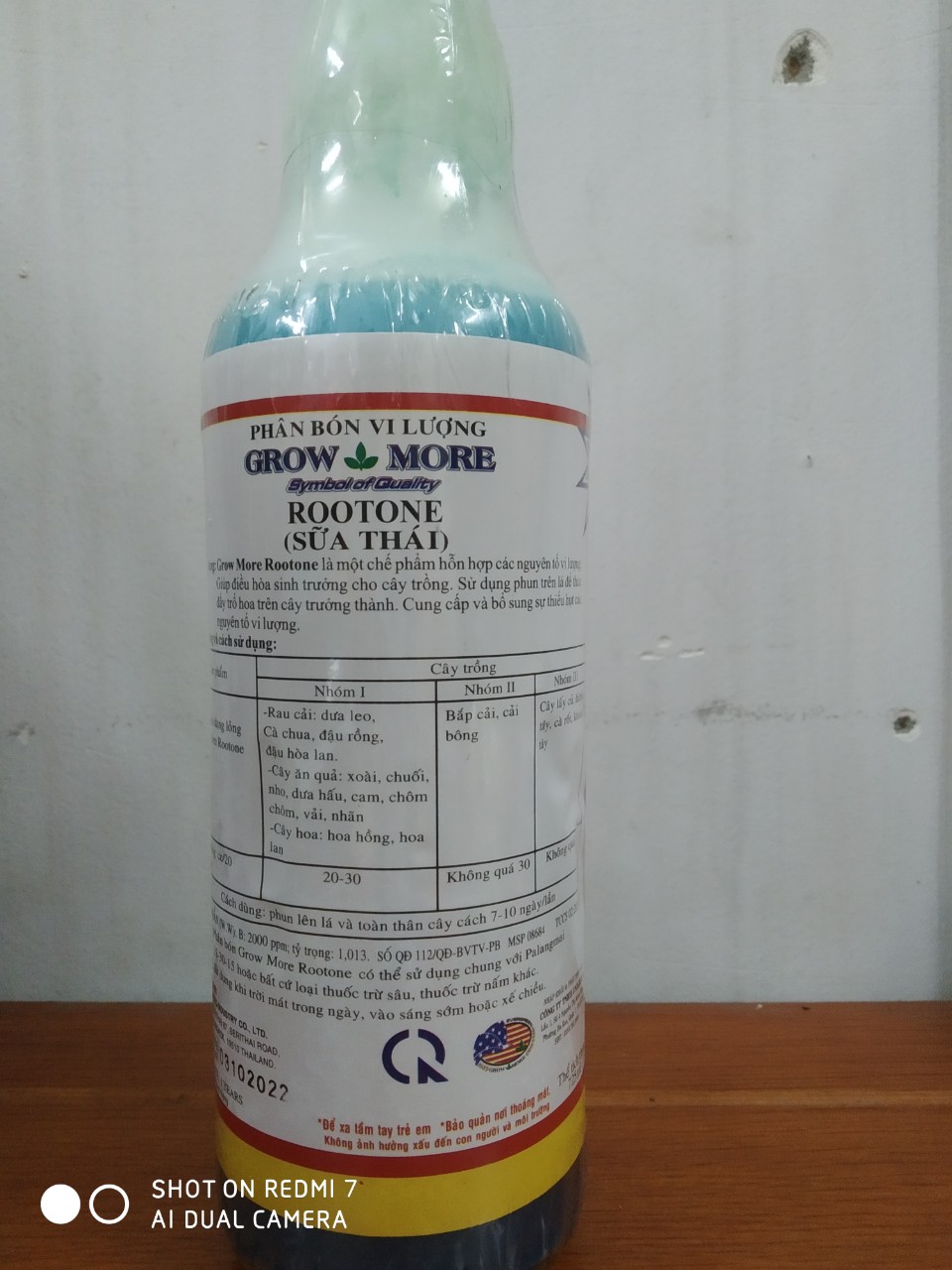 Phân sữa Thái - Làm đẹp hoa - chai 725ml