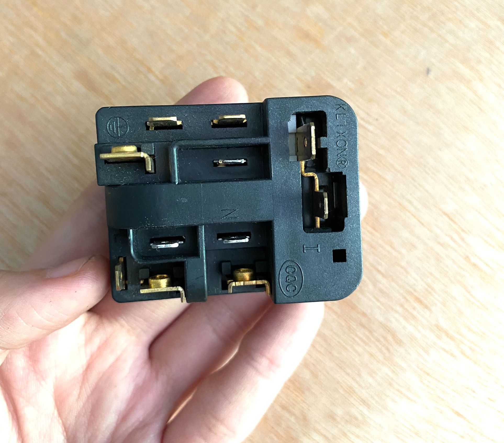 Relay / Rờ Le khởi động tủ lạnh Electrolux chất lượng