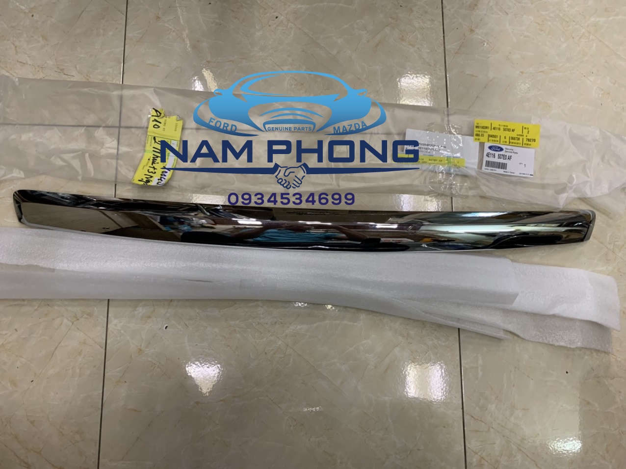 Nẹp capo escape 2.3 mạ – 4e116507e0af / 4e116507e0ac