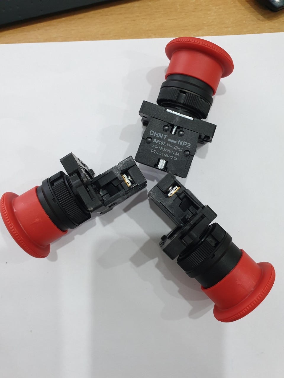 Nút dừng khẩn Chint NP2-ES542 (hàng chính hãng)