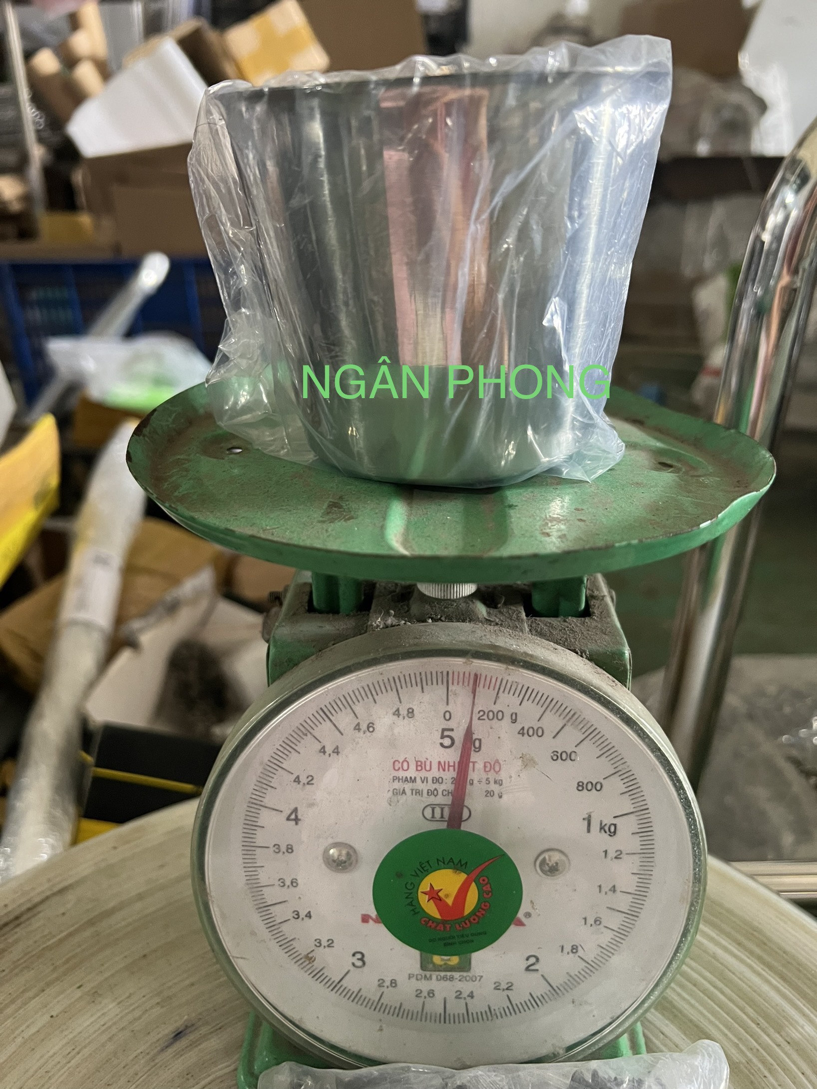 LY LÀM ĐÁ INOX