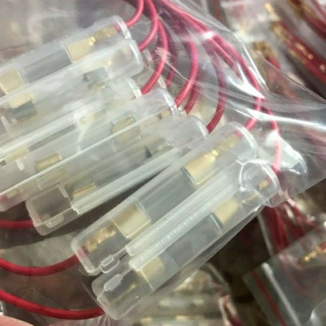 Hộp vỏ cầu chì dream wave có lõi cầu chì bên trong