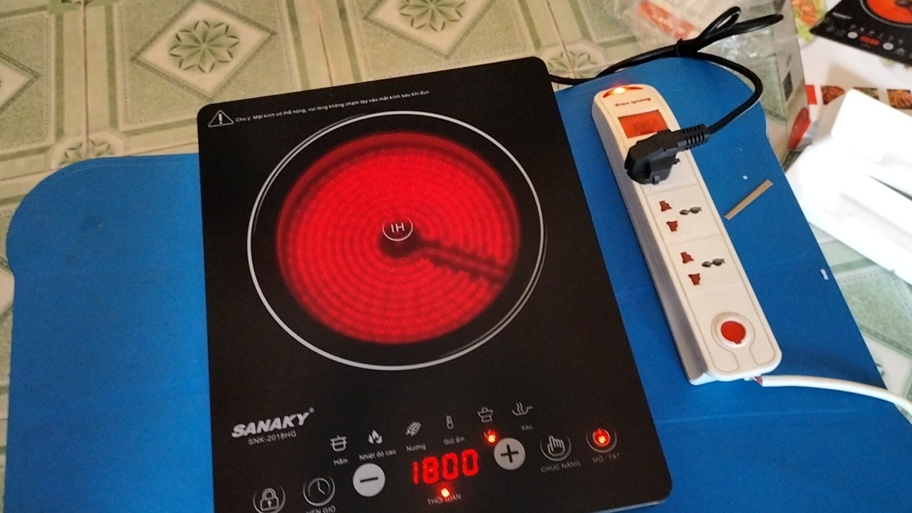 Bếp hồng ngoại Sanaky SNK-2018HG.