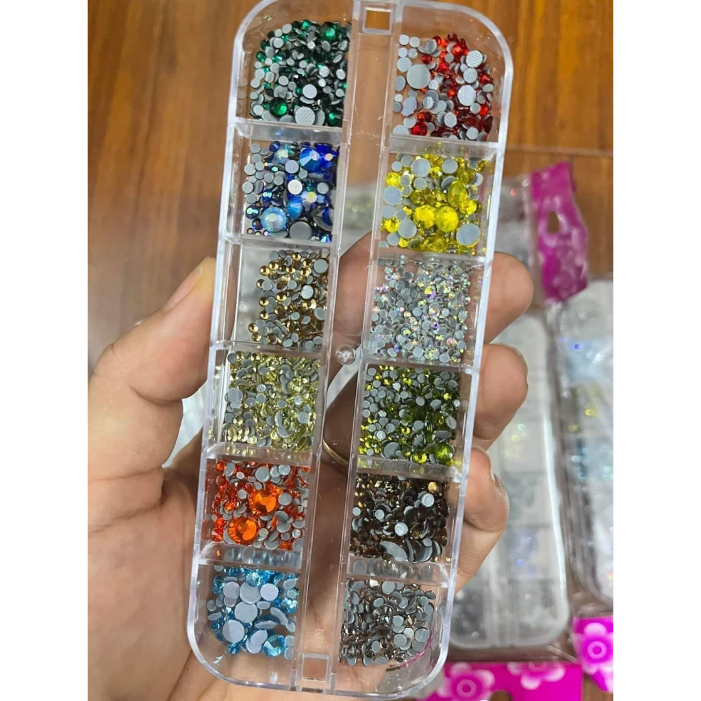 Đá chân keo Mix Size khay 12 ô Trắng, AB (7 màu)