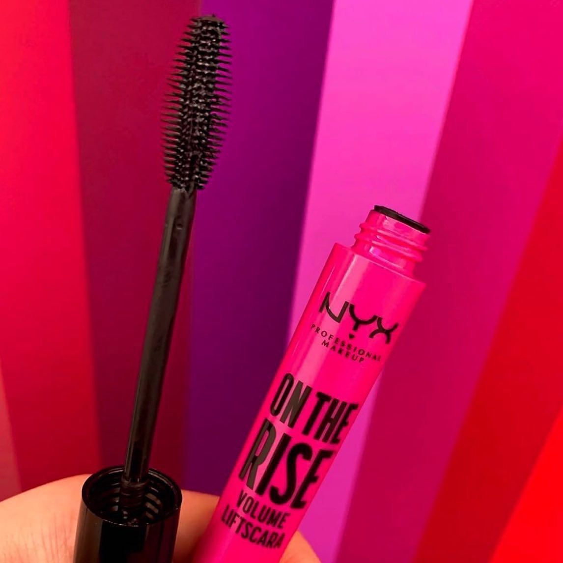 MASCARA NYX MAKE UP ON THE RISE VOLUME MASCARA BLACK 11809