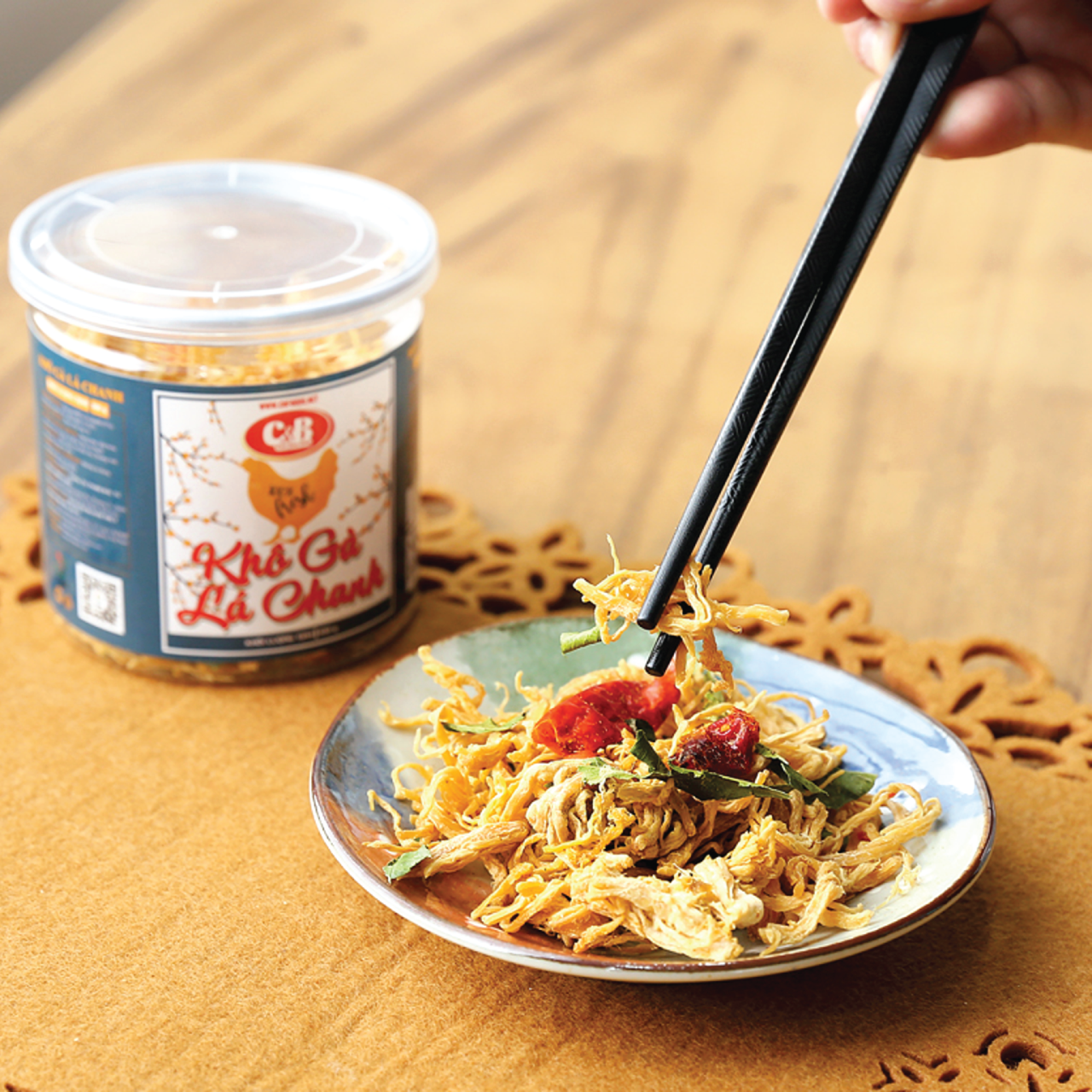 KHÔ GÀ LÁ CHANH C&B HỘP 100G