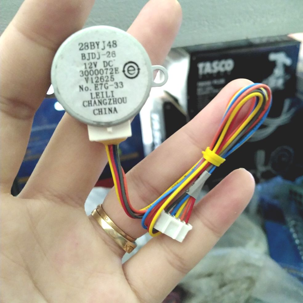 Motor vẩy đảo gió điều hòa Chân Trung