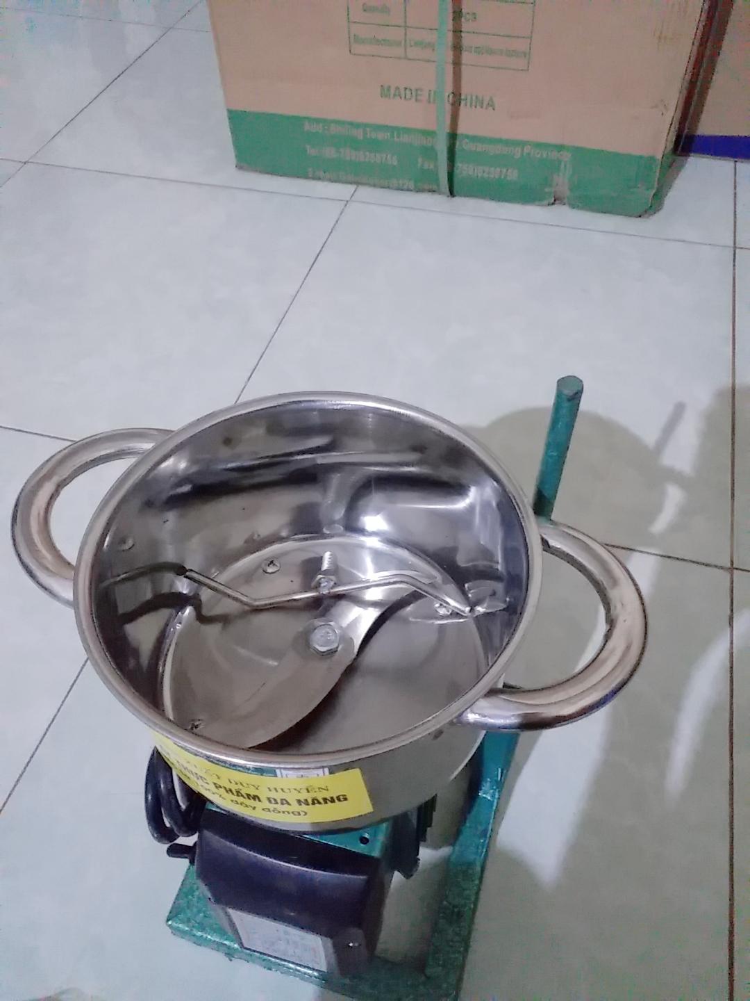 Máy xay thịt, cá , làm giò chả, ruốc công suất 370W