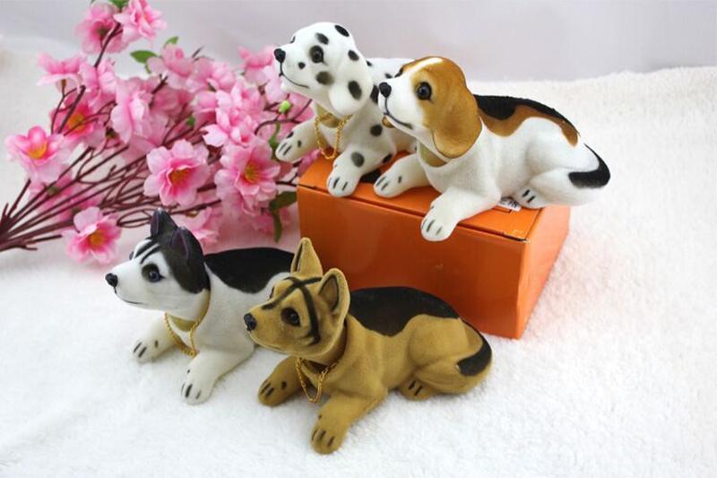Chó lắc lư đầu trang trí Taplo Vàng Đen