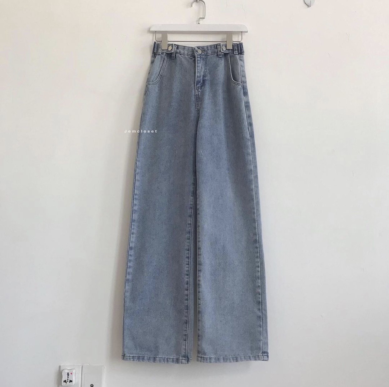 Baggy jeans lưng cao đai nút