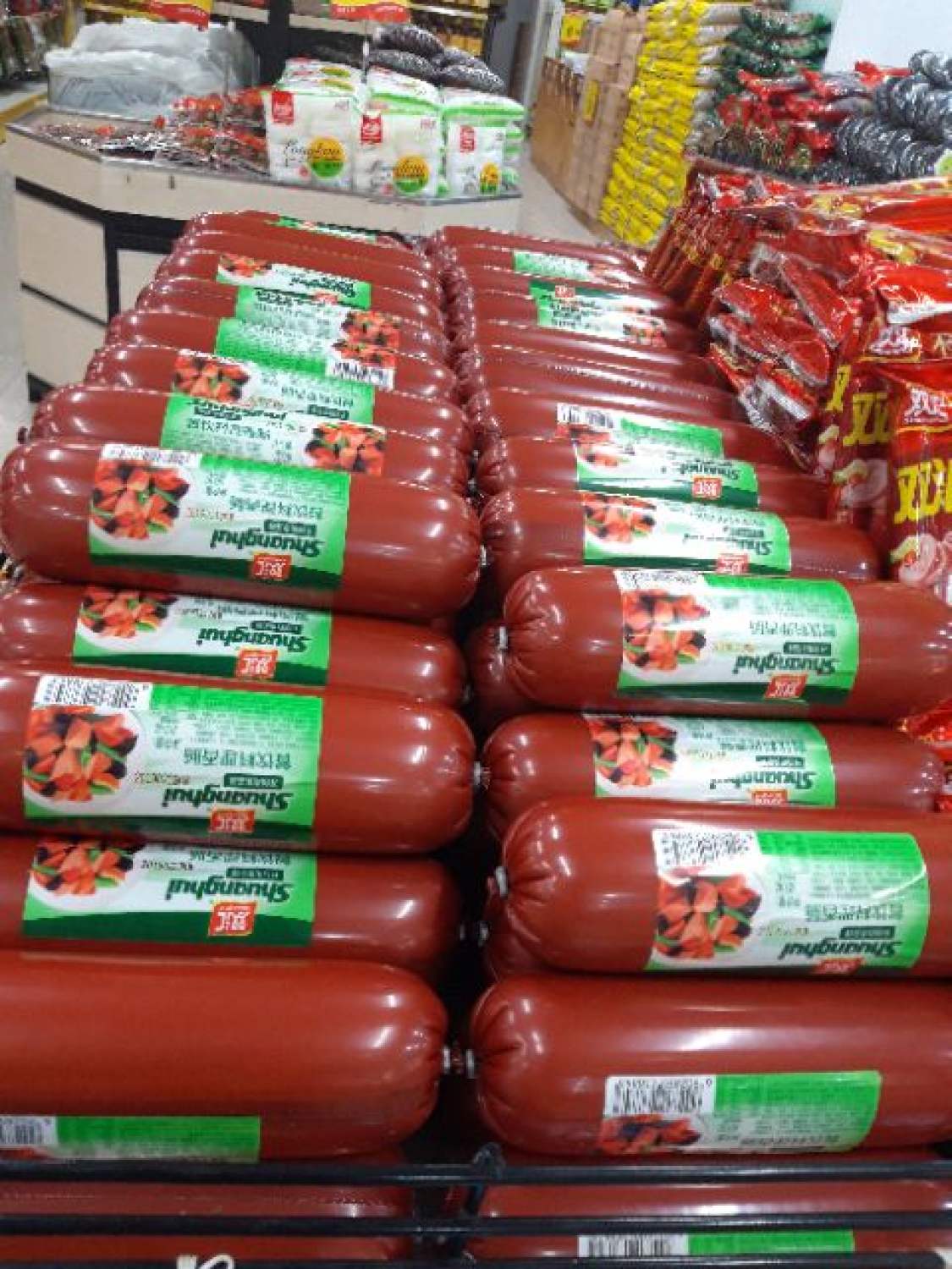 Xúc xích siêu to khổng lồ hàng mới về